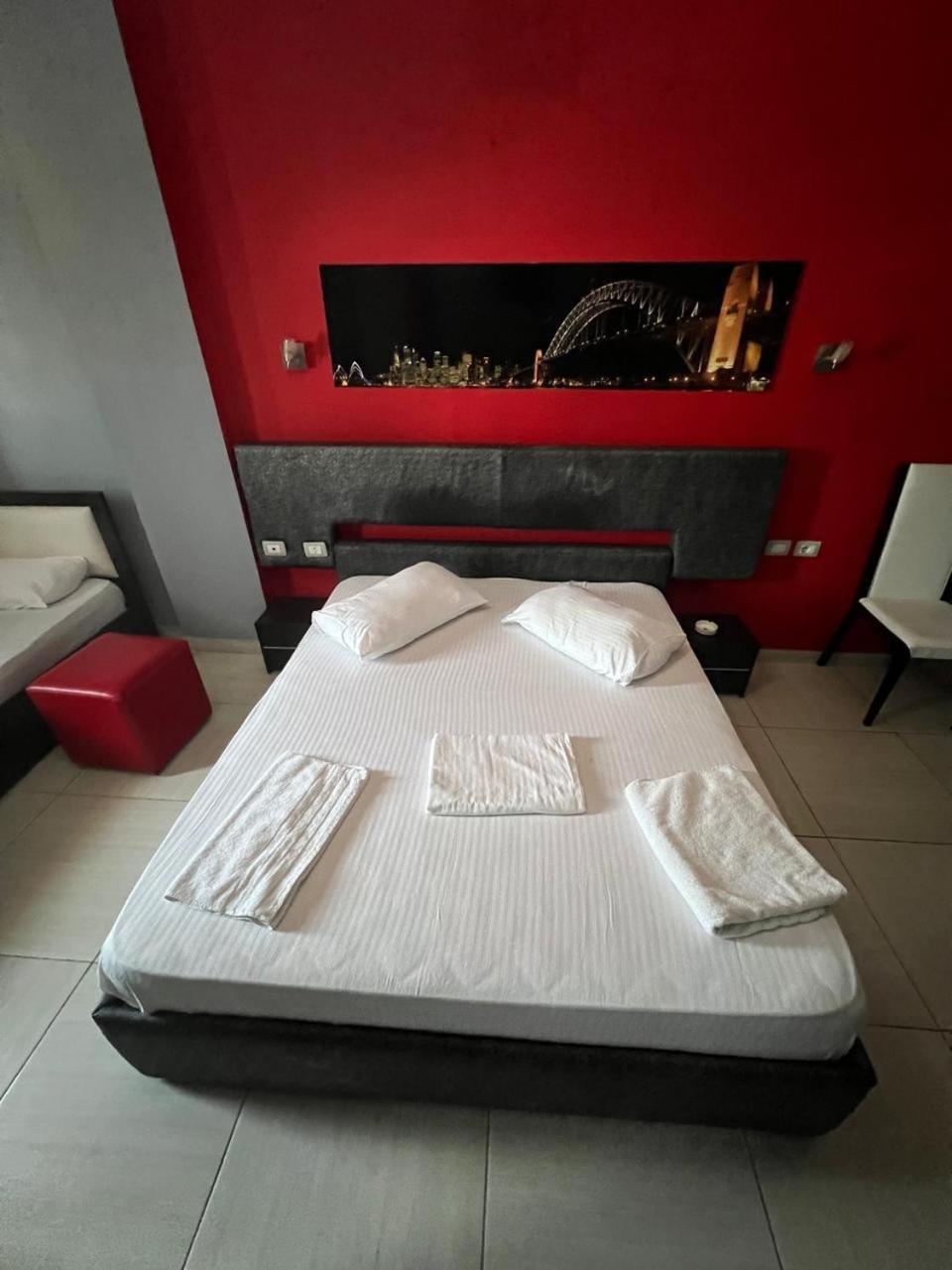 Rio Hotel Lushnjë