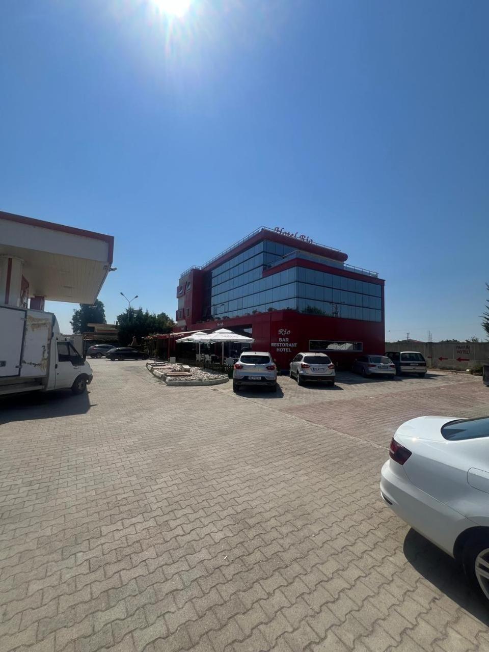 Rio Hotel Lushnjë