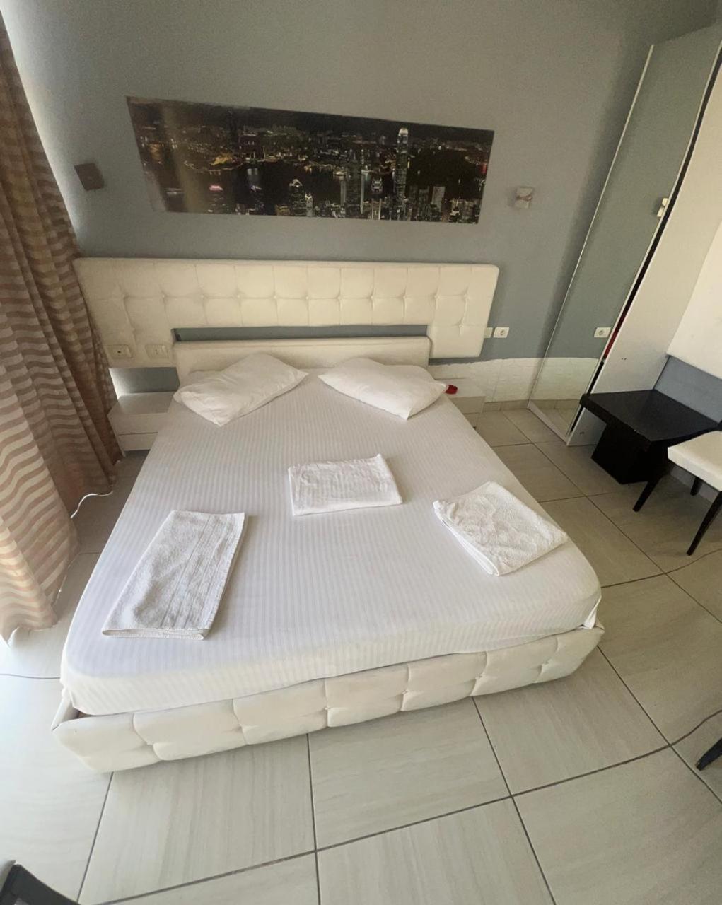 Rio Hotel Lushnjë